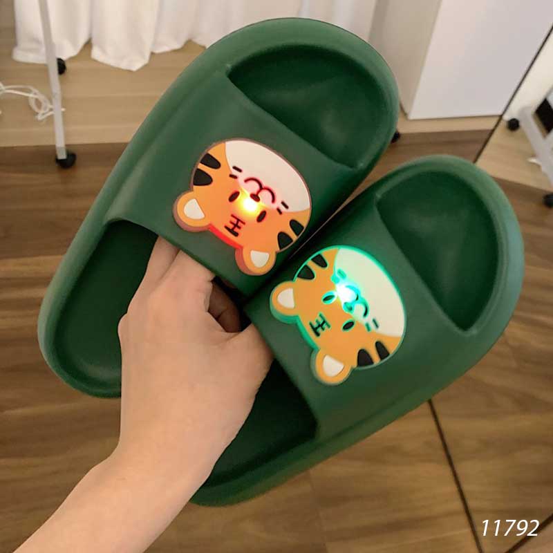 Dép con hổ phát sáng cặp đôi Nam Nữ chất liệu EVA 11791