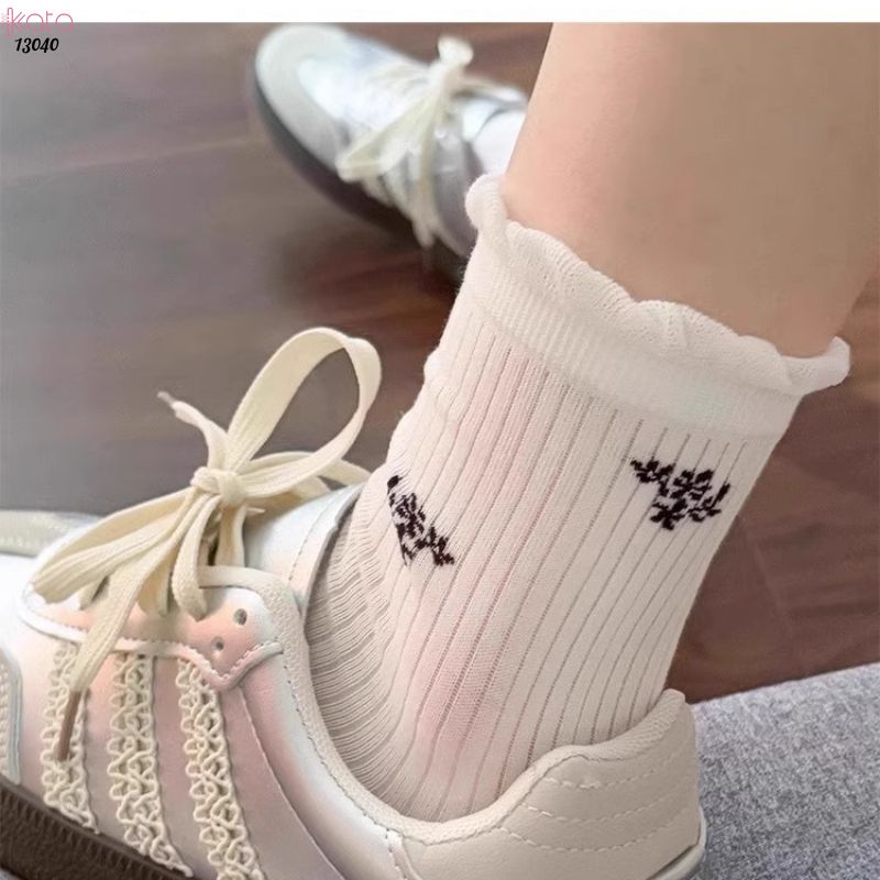 Tất trắng giữa bắp chân,vớ ren thoáng khí 13040