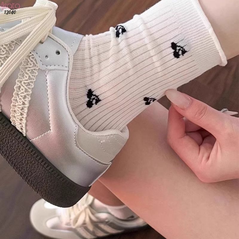 Tất trắng giữa bắp chân,vớ ren thoáng khí 13040