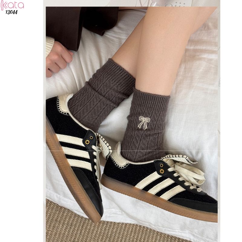 Tất bông dày mùa thu và mùa đông ,vớ giữa bắp chân thêu nơ 13044