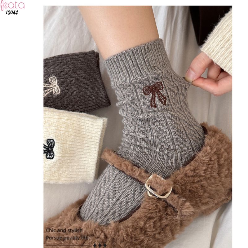 Tất bông dày mùa thu và mùa đông ,vớ giữa bắp chân thêu nơ 13044