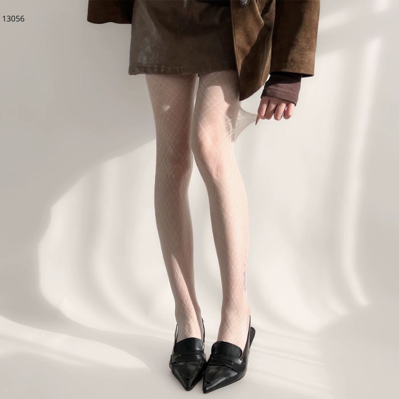 Quần tất mỏng kẻ sọc hình kim cương lớn 13056