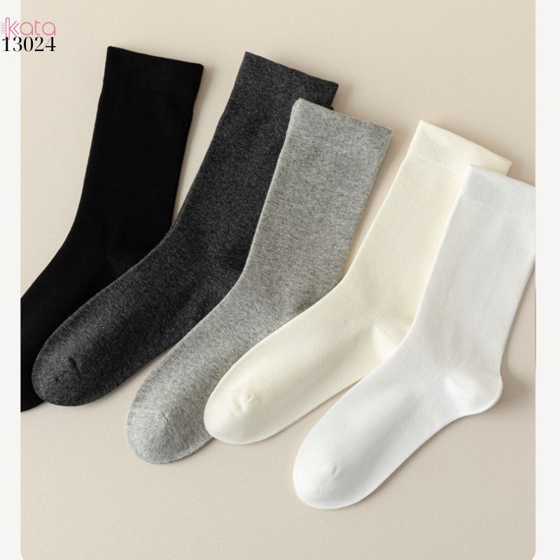 Tất bông mềm mịn vải chất lượng tốt,vớ nữ giữa bắp chân thu đông 13024
