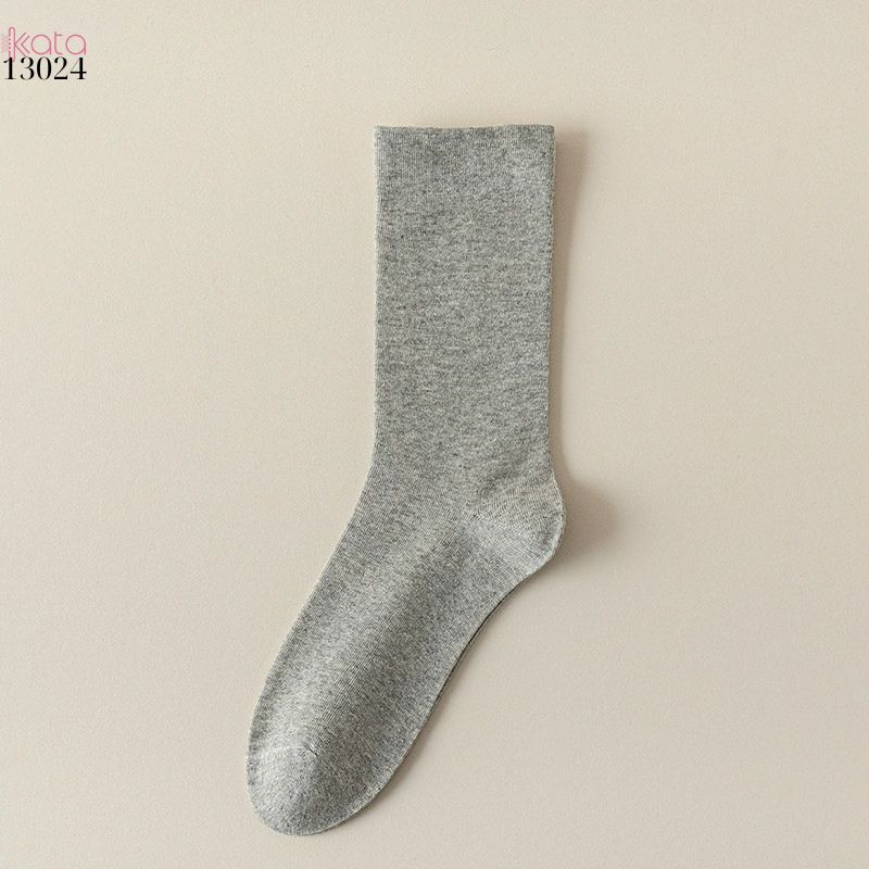 Tất bông mềm mịn vải chất lượng tốt,vớ nữ giữa bắp chân thu đông 13024