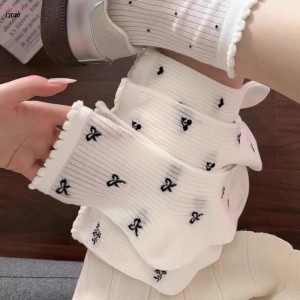 Tất trắng giữa bắp chân,vớ ren thoáng khí 13040