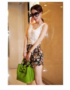Áo ren ba lỗ màu trắng