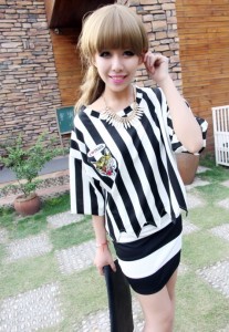 Áo in logo hổ kẻ sọc