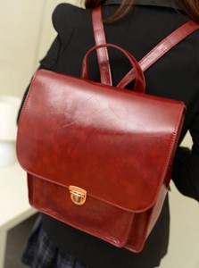 Ba lô khóa cài màu đỏ tía