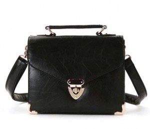 Túi đeo retro khóa cài màu đen