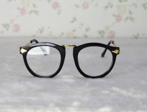 Mắt kính thời trang gọng đen mắt trắng  5212